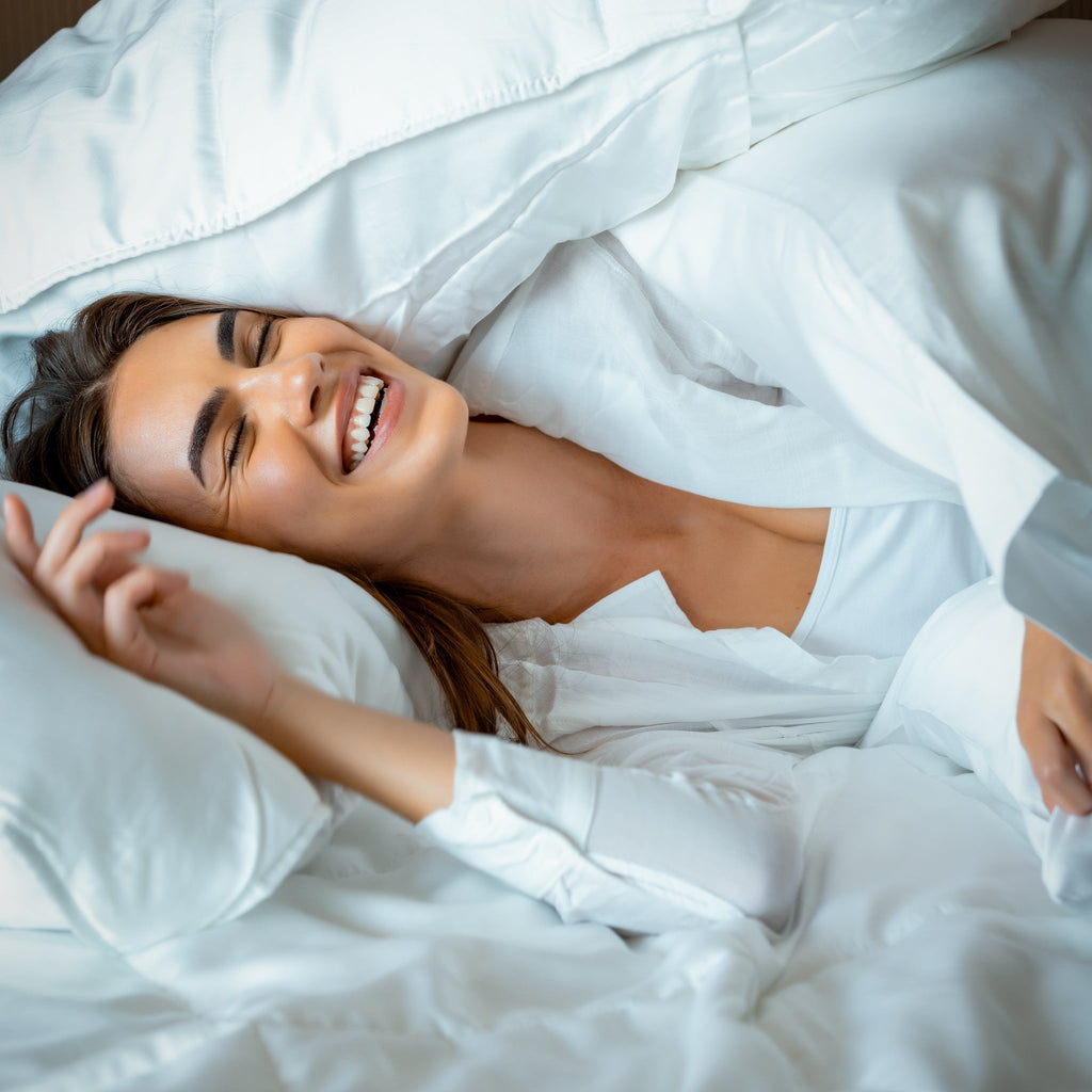 Cooling Comforter Set – Temperature-Regulating Eucalyptus Silk Comforter & Pillow Shams