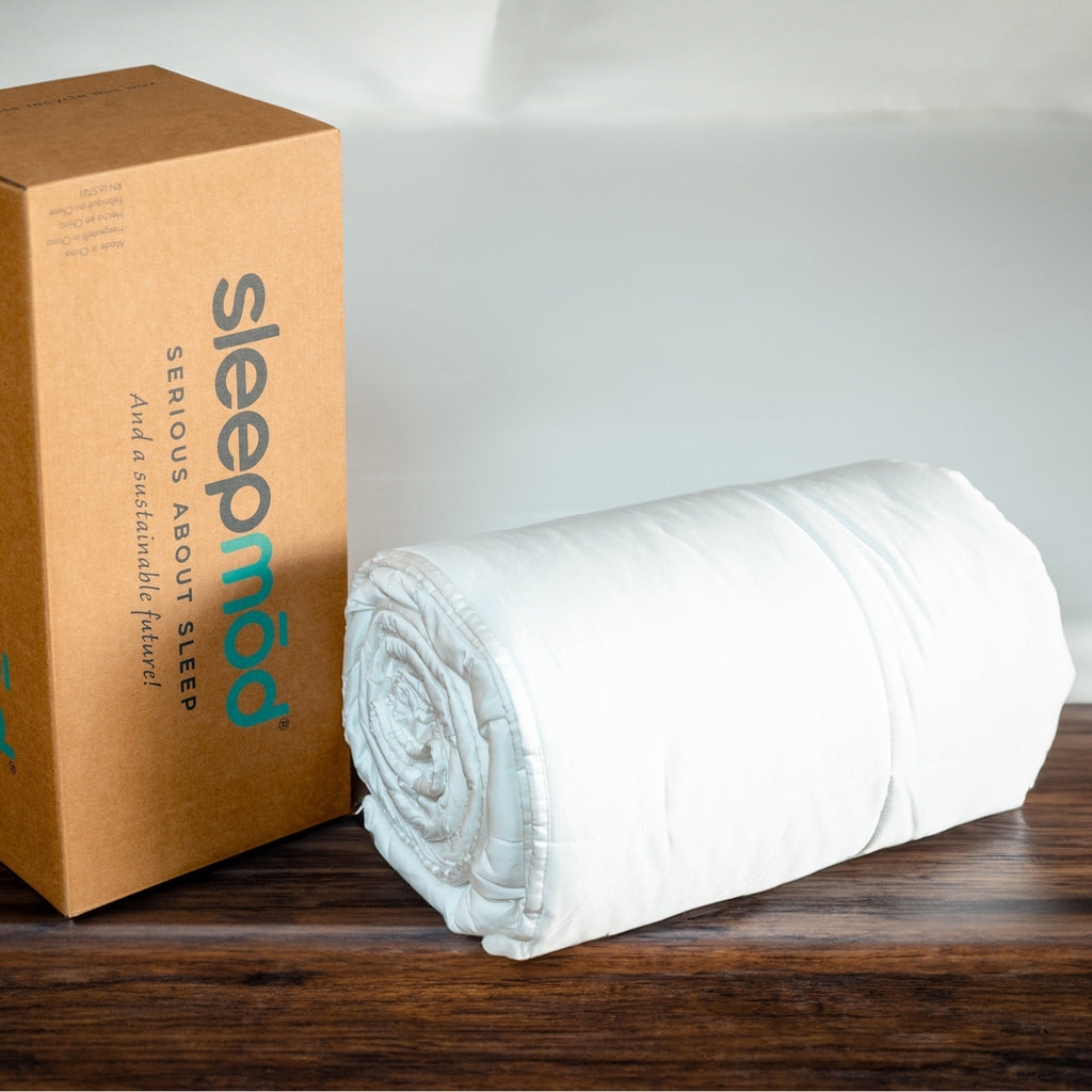 Cooling Comforter Set – Temperature-Regulating Eucalyptus Silk Comforter & Pillow Shams